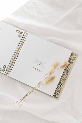 As We Grow: Memory Book for Couples (Wedding Gifts)