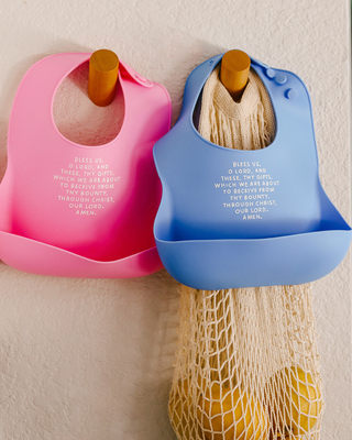 Meal Blessing Silicone Bib: Sage Green